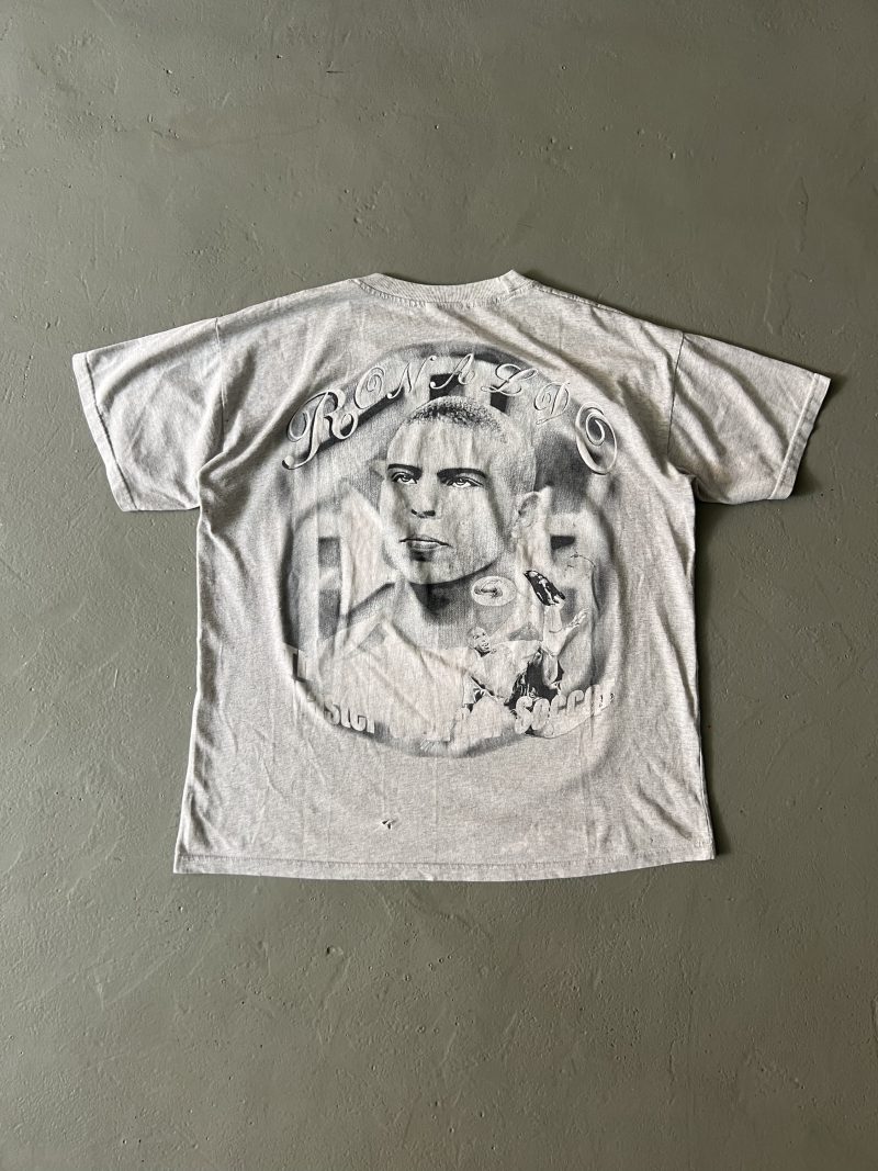 "El Fenómeno" Ronaldo - Image 2
