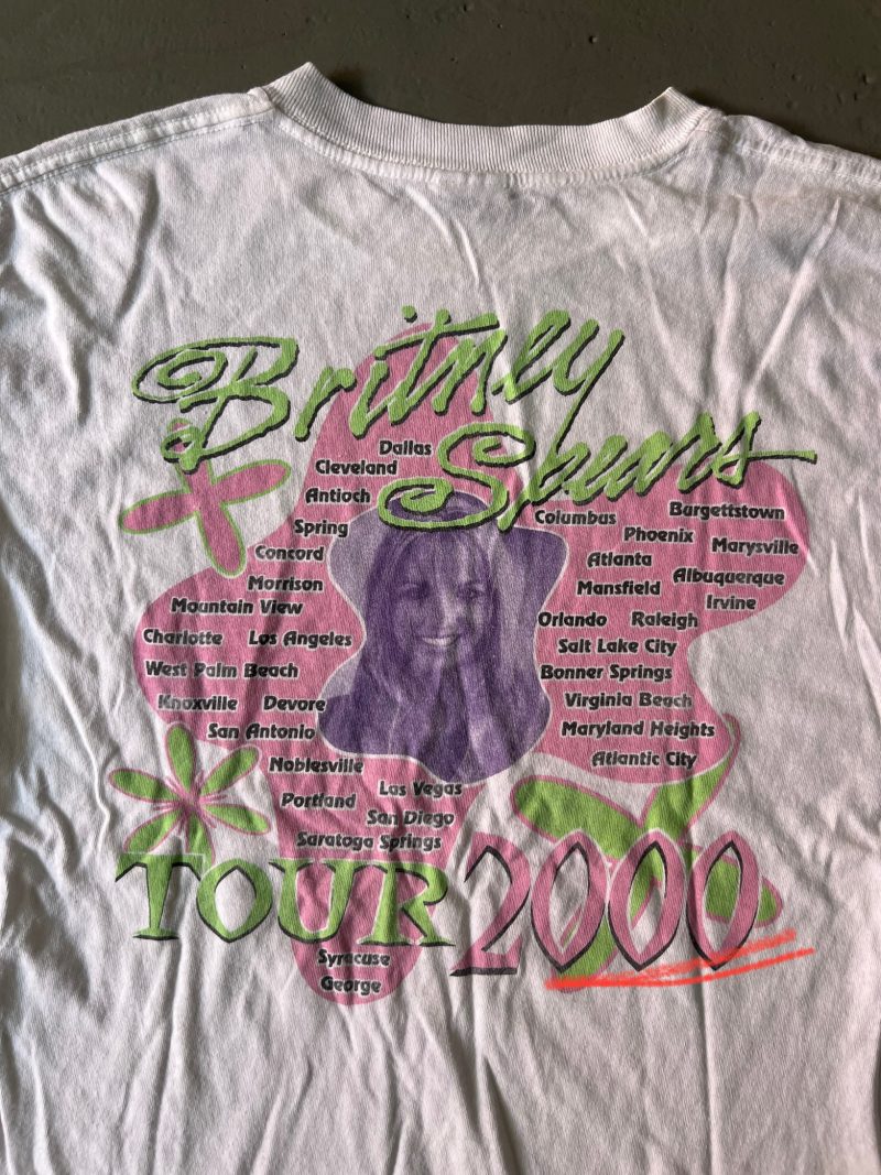 Vintage 2000 Britney Spears “Oops I did it again” Tour Tee - Image 5