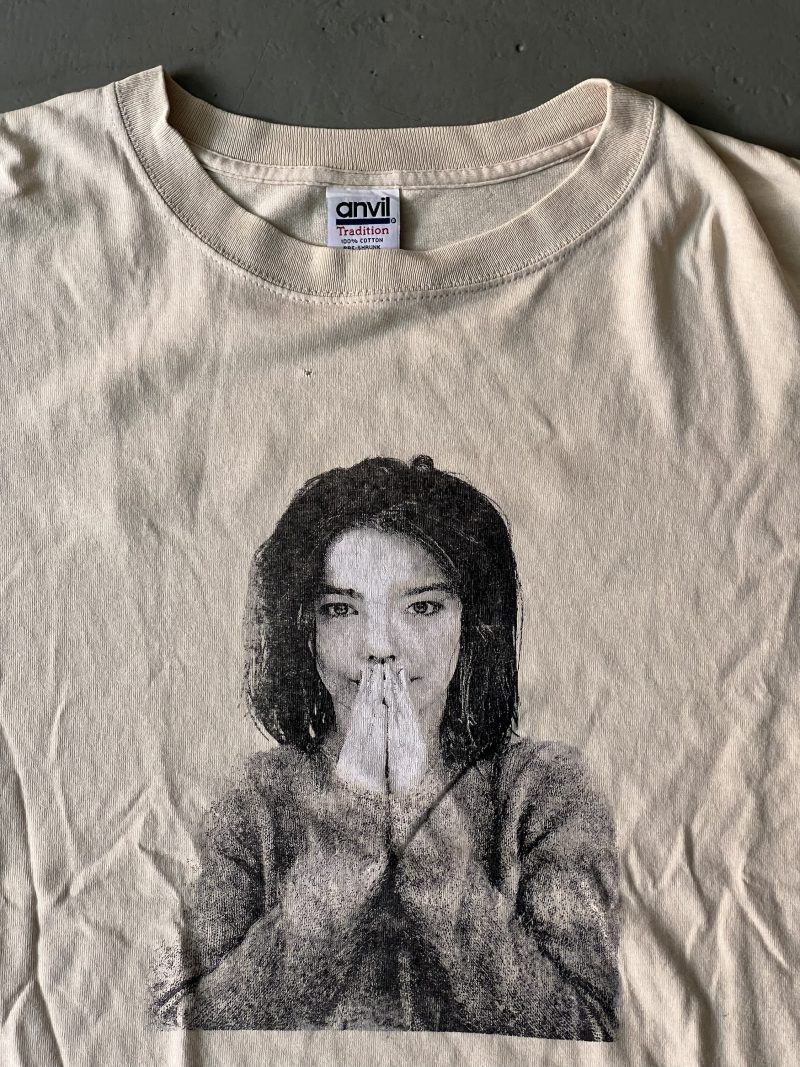 2000s Bjork Tee - Image 4